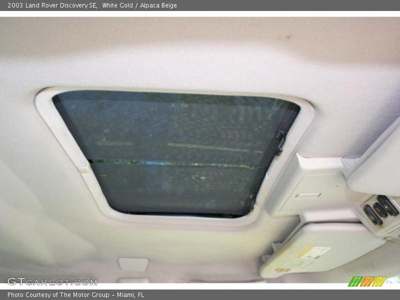 White Gold / Alpaca Beige 2003 Land Rover Discovery SE