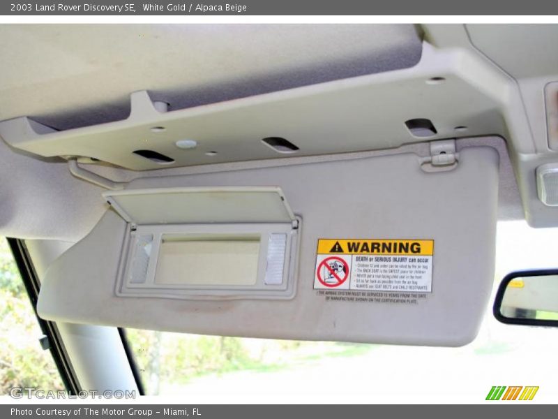 White Gold / Alpaca Beige 2003 Land Rover Discovery SE
