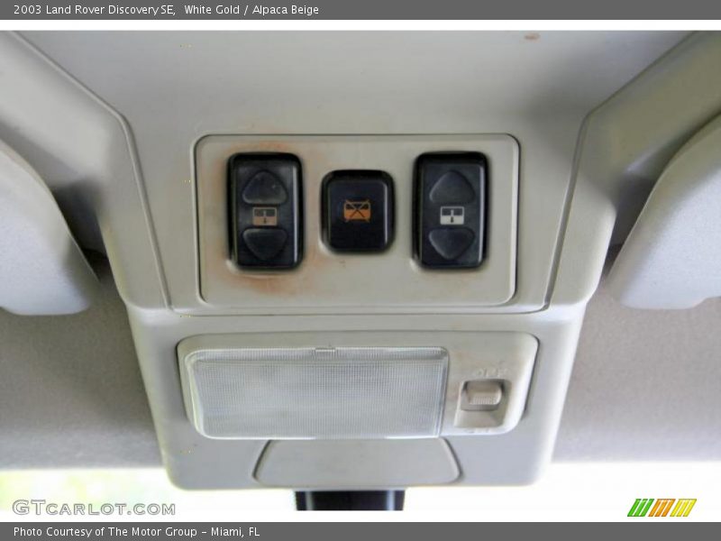 White Gold / Alpaca Beige 2003 Land Rover Discovery SE