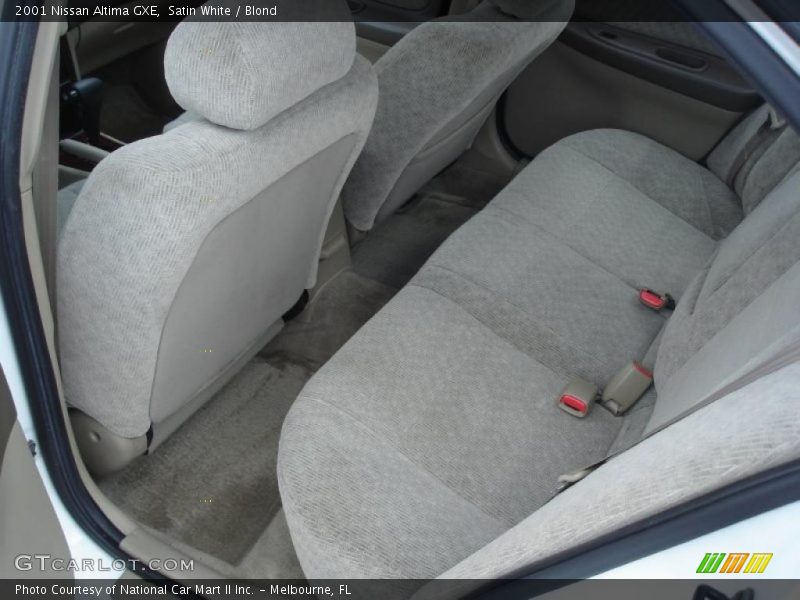Satin White / Blond 2001 Nissan Altima GXE