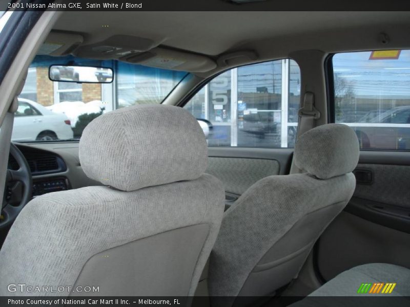 Satin White / Blond 2001 Nissan Altima GXE