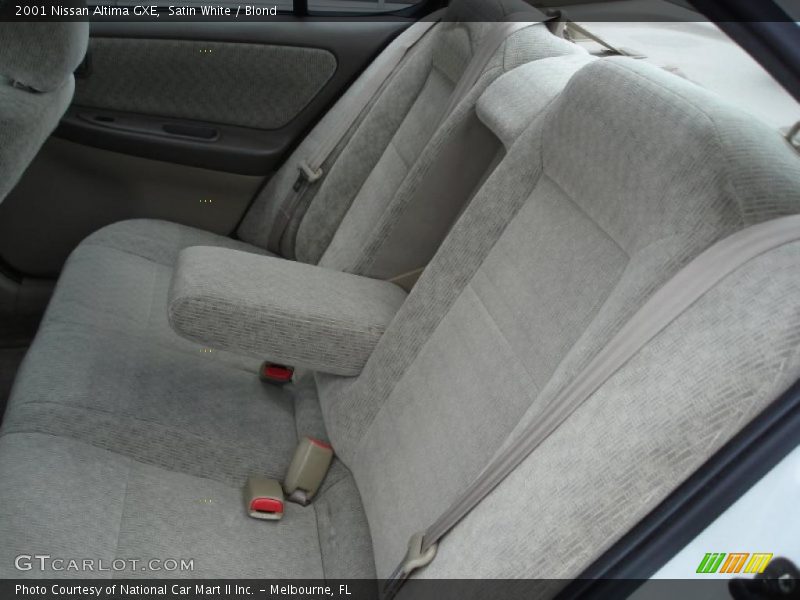 Satin White / Blond 2001 Nissan Altima GXE