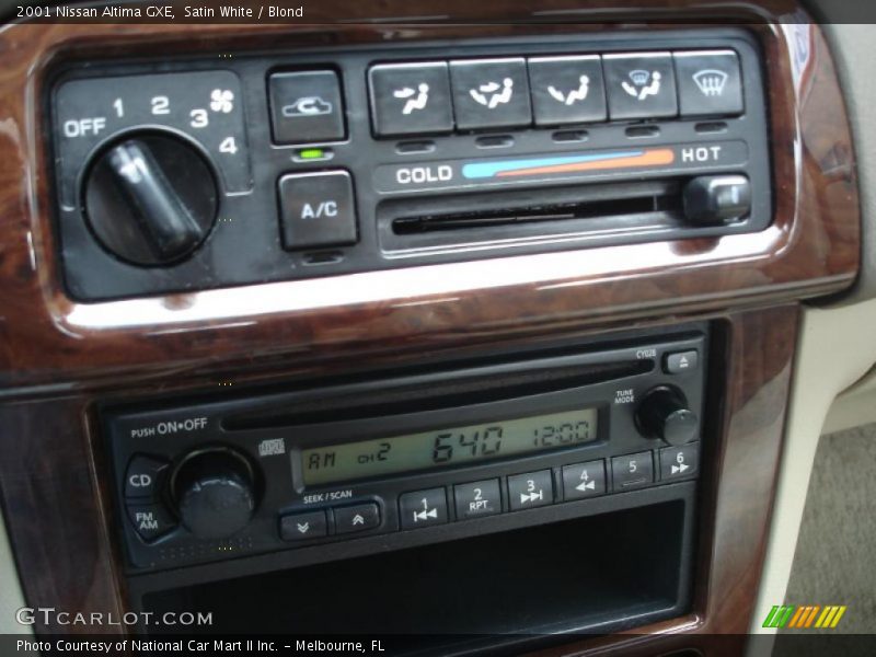 Satin White / Blond 2001 Nissan Altima GXE