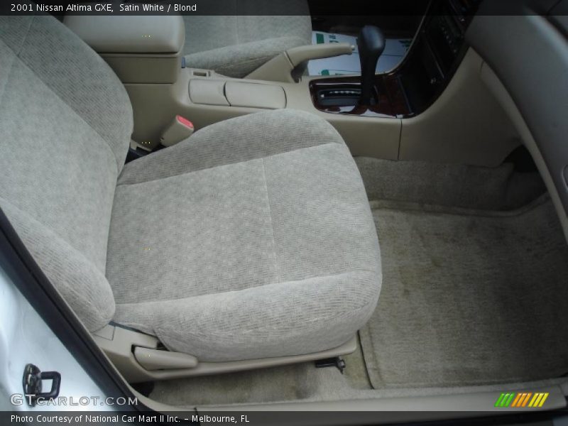 Satin White / Blond 2001 Nissan Altima GXE