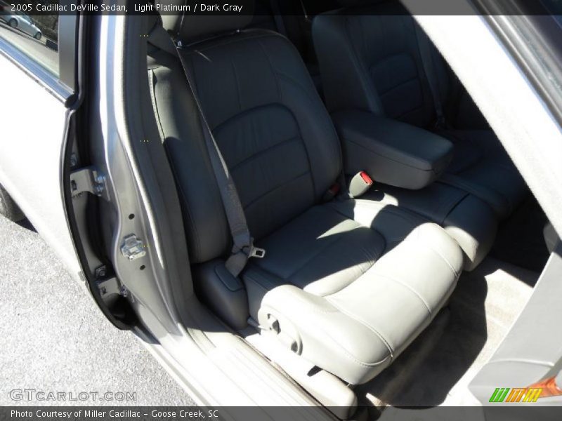 Light Platinum / Dark Gray 2005 Cadillac DeVille Sedan