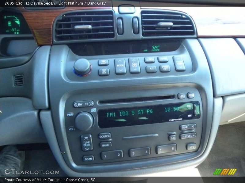 Light Platinum / Dark Gray 2005 Cadillac DeVille Sedan