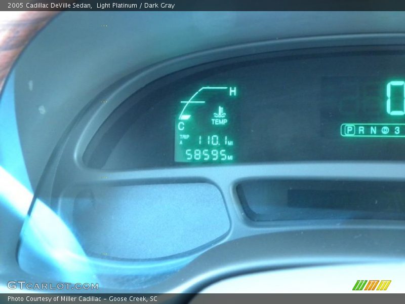 Light Platinum / Dark Gray 2005 Cadillac DeVille Sedan