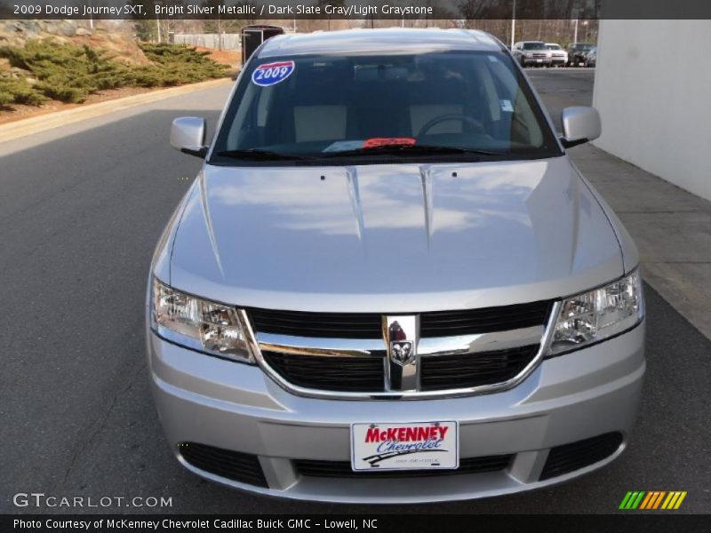 Bright Silver Metallic / Dark Slate Gray/Light Graystone 2009 Dodge Journey SXT