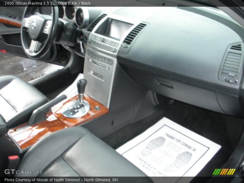Onyx Black / Black 2005 Nissan Maxima 3.5 SL