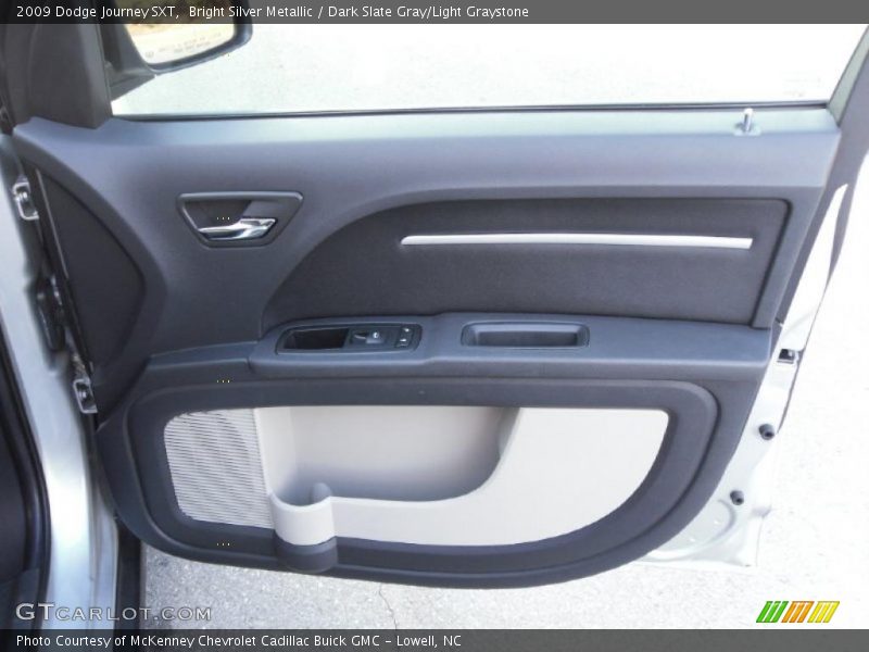 Bright Silver Metallic / Dark Slate Gray/Light Graystone 2009 Dodge Journey SXT