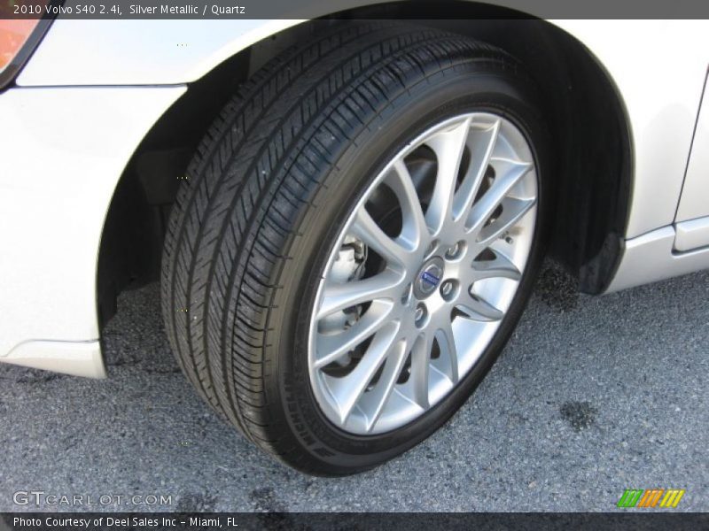 Silver Metallic / Quartz 2010 Volvo S40 2.4i