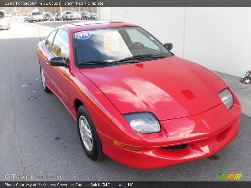 Bright Red / Graphite 1998 Pontiac Sunfire SE Coupe