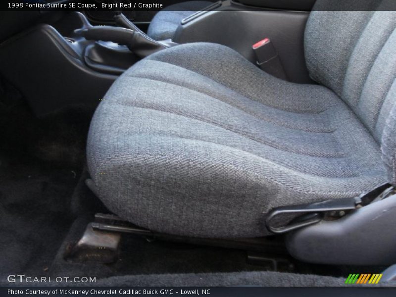Bright Red / Graphite 1998 Pontiac Sunfire SE Coupe