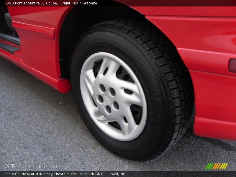 Bright Red / Graphite 1998 Pontiac Sunfire SE Coupe