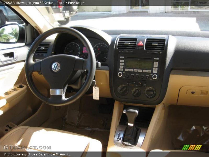 Black / Pure Beige 2008 Volkswagen Jetta SE Sedan