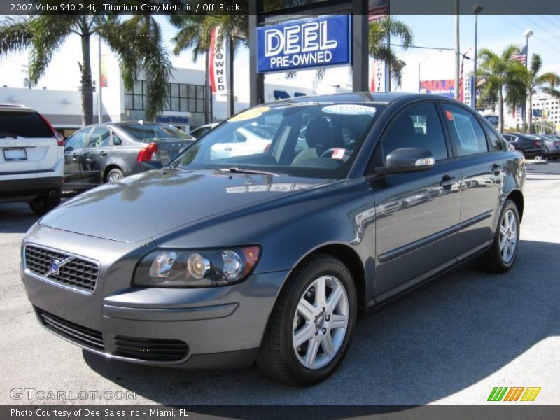Titanium Gray Metallic / Off-Black 2007 Volvo S40 2.4i