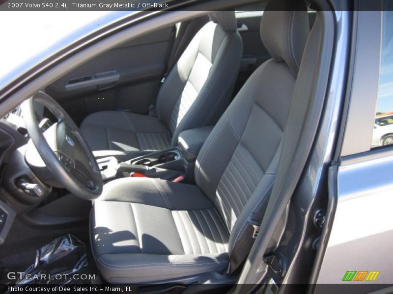 Titanium Gray Metallic / Off-Black 2007 Volvo S40 2.4i