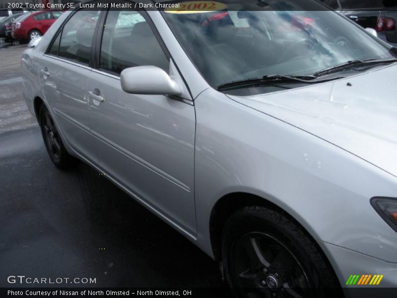 Lunar Mist Metallic / Dark Charcoal 2002 Toyota Camry SE
