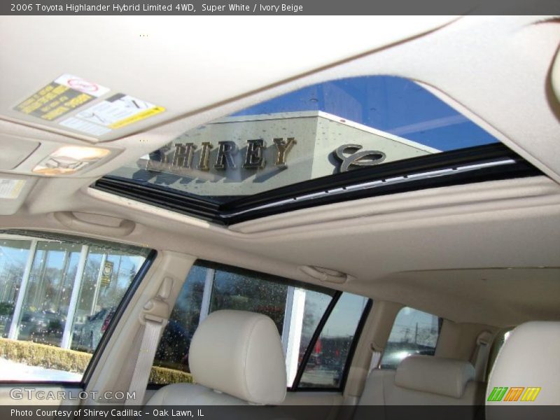 Super White / Ivory Beige 2006 Toyota Highlander Hybrid Limited 4WD
