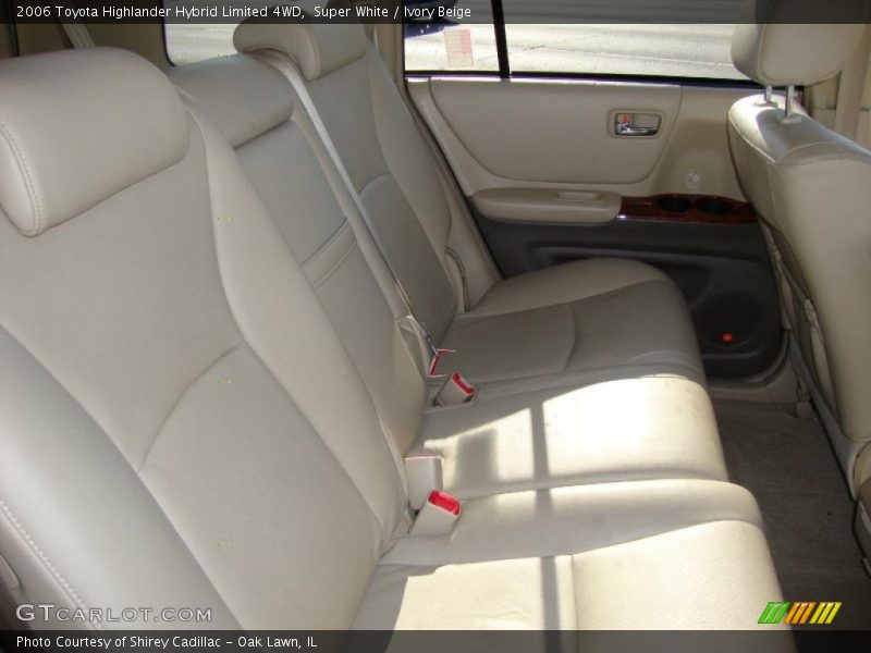 Super White / Ivory Beige 2006 Toyota Highlander Hybrid Limited 4WD