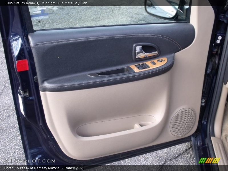 Midnight Blue Metallic / Tan 2005 Saturn Relay 3