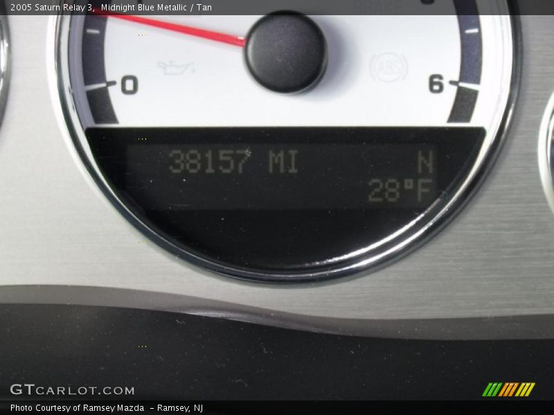 Midnight Blue Metallic / Tan 2005 Saturn Relay 3