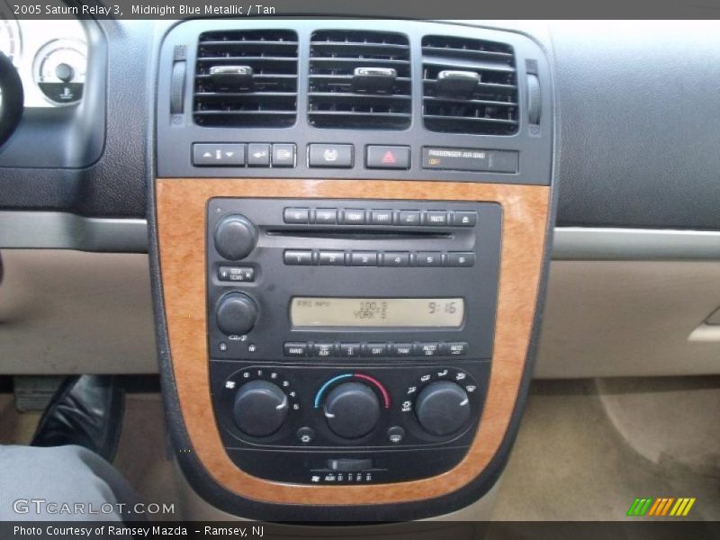 Midnight Blue Metallic / Tan 2005 Saturn Relay 3