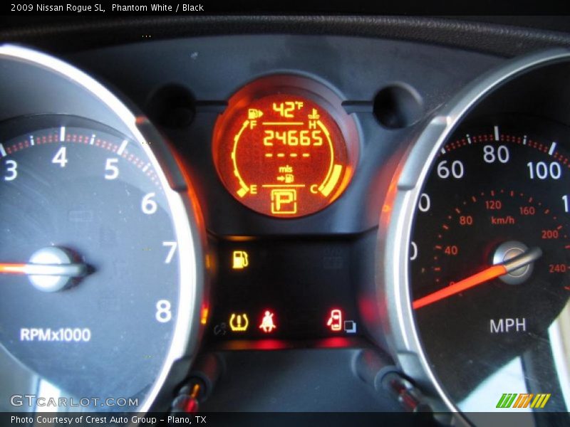 Phantom White / Black 2009 Nissan Rogue SL