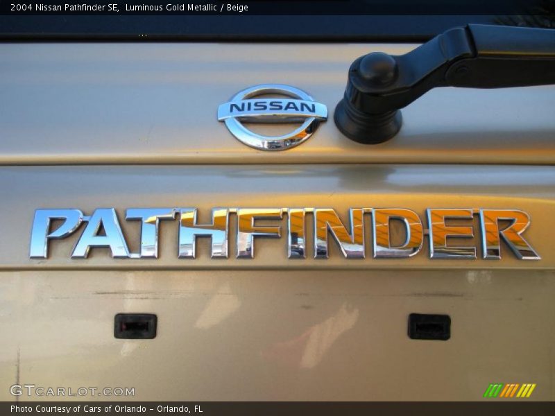 Luminous Gold Metallic / Beige 2004 Nissan Pathfinder SE