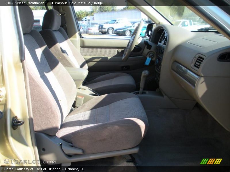 Luminous Gold Metallic / Beige 2004 Nissan Pathfinder SE