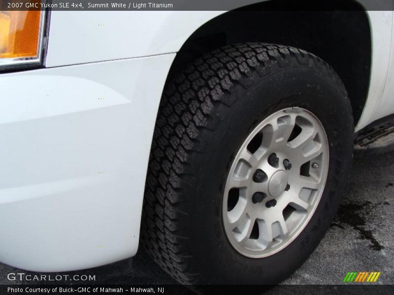 Summit White / Light Titanium 2007 GMC Yukon SLE 4x4