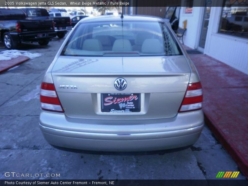 Wheat Beige Metallic / Pure Beige 2005 Volkswagen Jetta GLS Sedan
