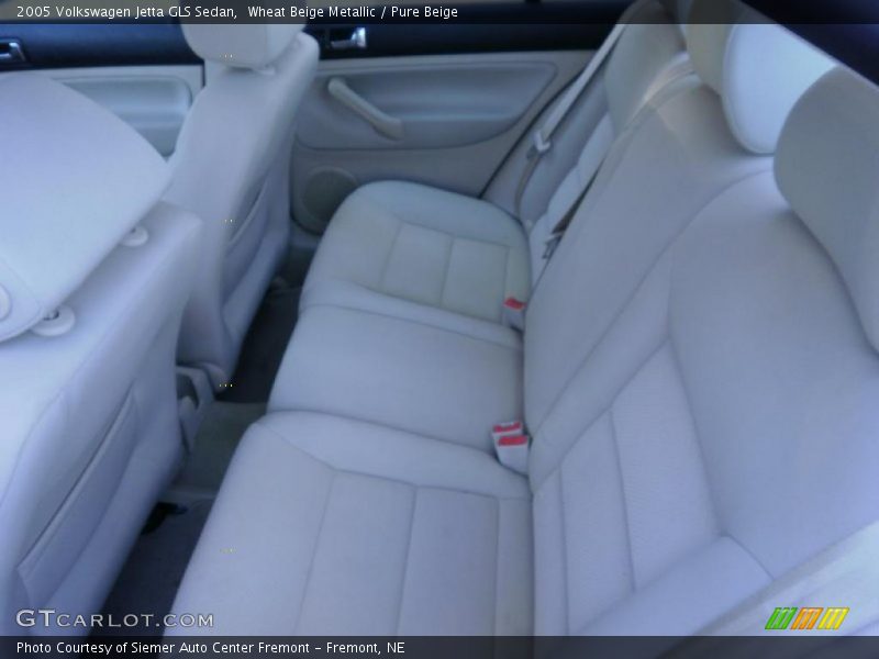 Wheat Beige Metallic / Pure Beige 2005 Volkswagen Jetta GLS Sedan