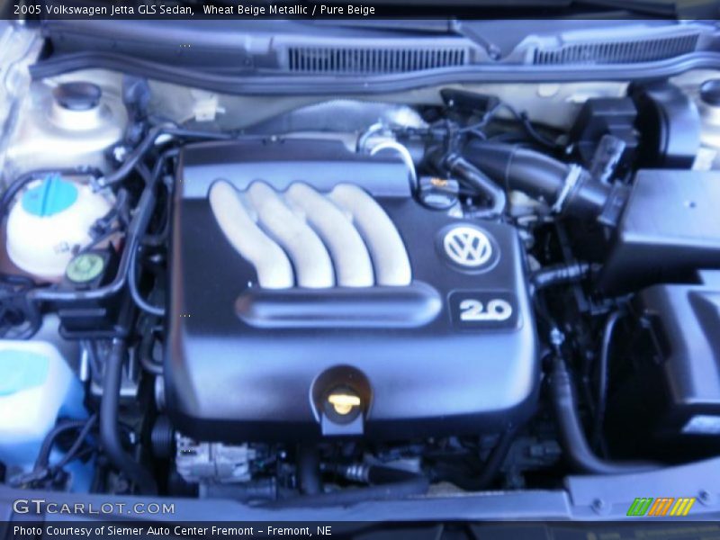 Wheat Beige Metallic / Pure Beige 2005 Volkswagen Jetta GLS Sedan
