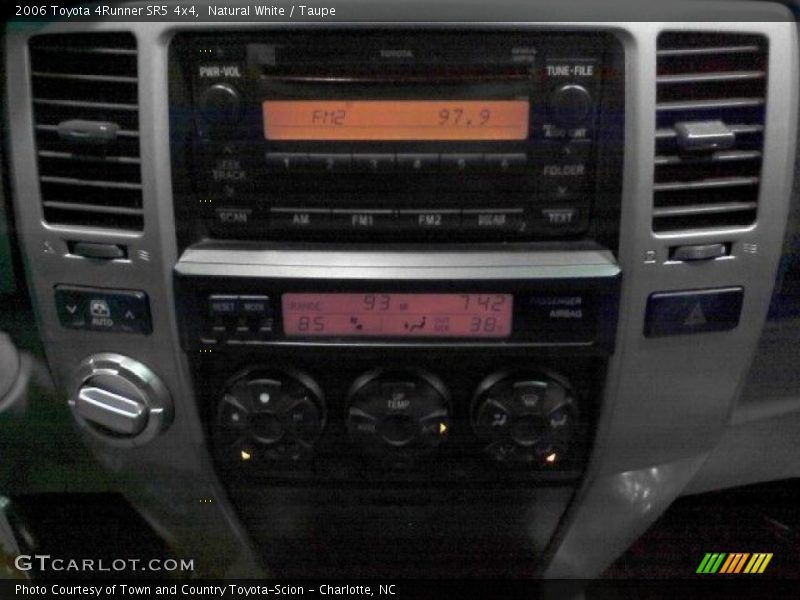 Natural White / Taupe 2006 Toyota 4Runner SR5 4x4