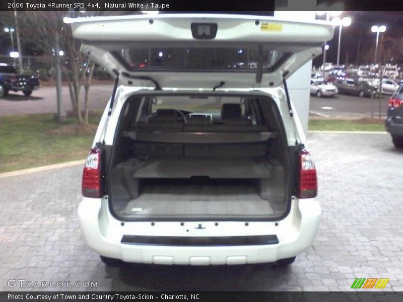 Natural White / Taupe 2006 Toyota 4Runner SR5 4x4