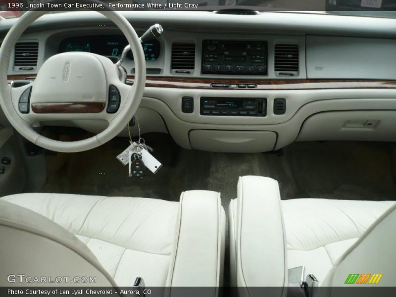 Performance White / Light Gray 1996 Lincoln Town Car Executive
