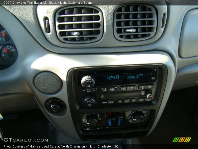 Black / Light Cashmere/Ebony 2007 Chevrolet TrailBlazer LS