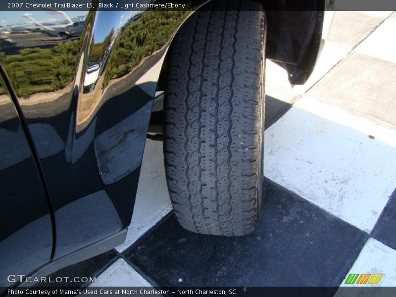 Black / Light Cashmere/Ebony 2007 Chevrolet TrailBlazer LS