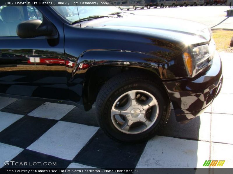 Black / Light Cashmere/Ebony 2007 Chevrolet TrailBlazer LS