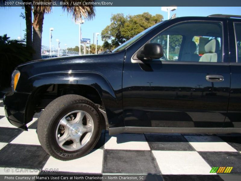 Black / Light Cashmere/Ebony 2007 Chevrolet TrailBlazer LS
