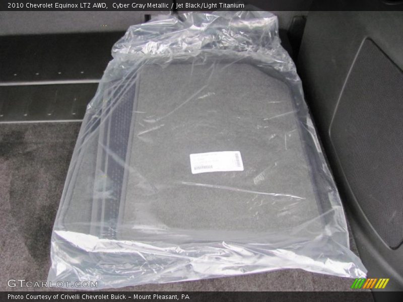 Cyber Gray Metallic / Jet Black/Light Titanium 2010 Chevrolet Equinox LTZ AWD