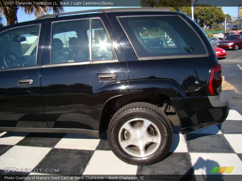 Black / Light Cashmere/Ebony 2007 Chevrolet TrailBlazer LS