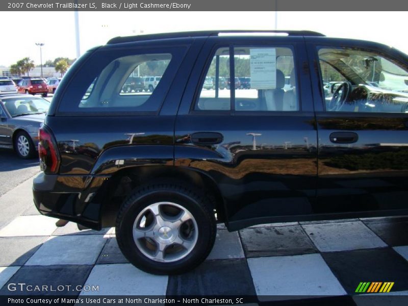 Black / Light Cashmere/Ebony 2007 Chevrolet TrailBlazer LS