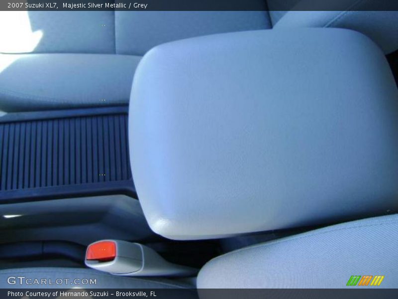 Majestic Silver Metallic / Grey 2007 Suzuki XL7
