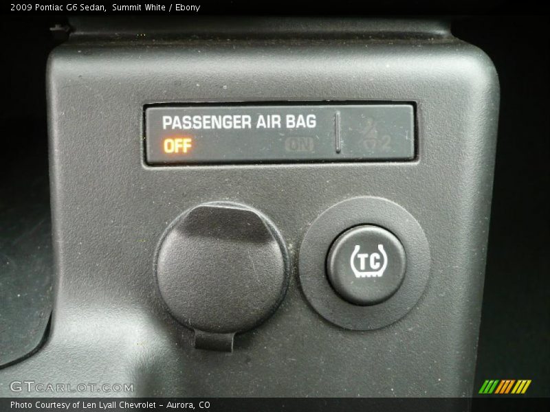 Summit White / Ebony 2009 Pontiac G6 Sedan