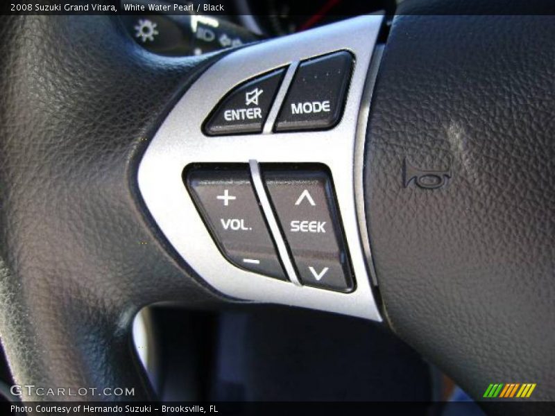 White Water Pearl / Black 2008 Suzuki Grand Vitara