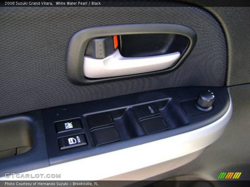 White Water Pearl / Black 2008 Suzuki Grand Vitara