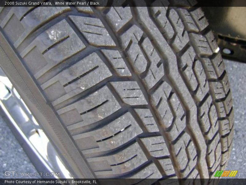 White Water Pearl / Black 2008 Suzuki Grand Vitara