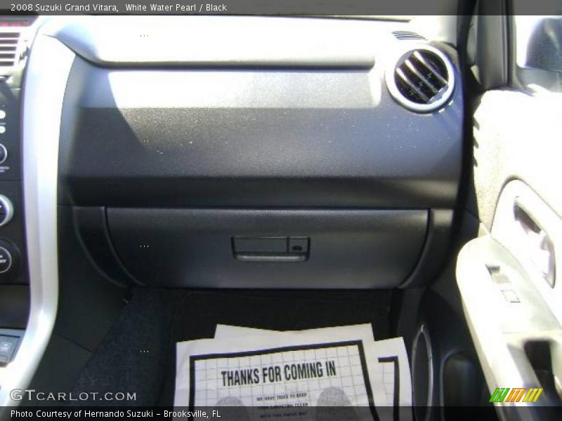 White Water Pearl / Black 2008 Suzuki Grand Vitara